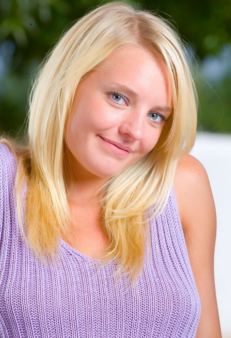 Лана, 19